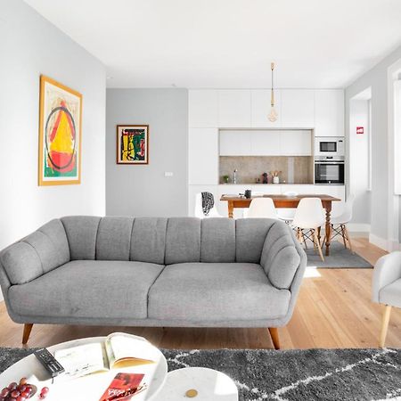 Joivy Marvelous 3-Bed Home With Astonishing View And Terrace, Nearby St George Castle Lisboa Exteriör bild