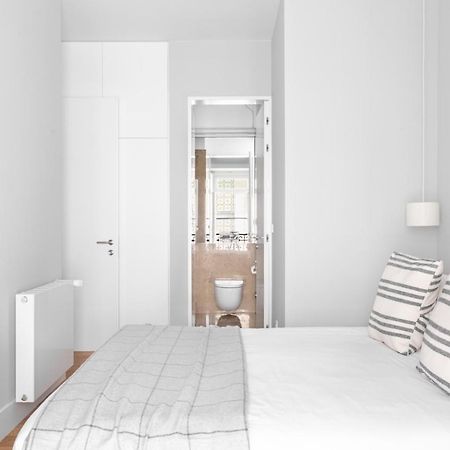 Joivy Marvelous 3-Bed Home With Astonishing View And Terrace, Nearby St George Castle Lisboa Exteriör bild