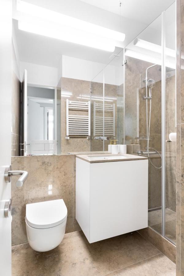 Joivy Marvelous 3-Bed Home With Astonishing View And Terrace, Nearby St George Castle Lisboa Exteriör bild