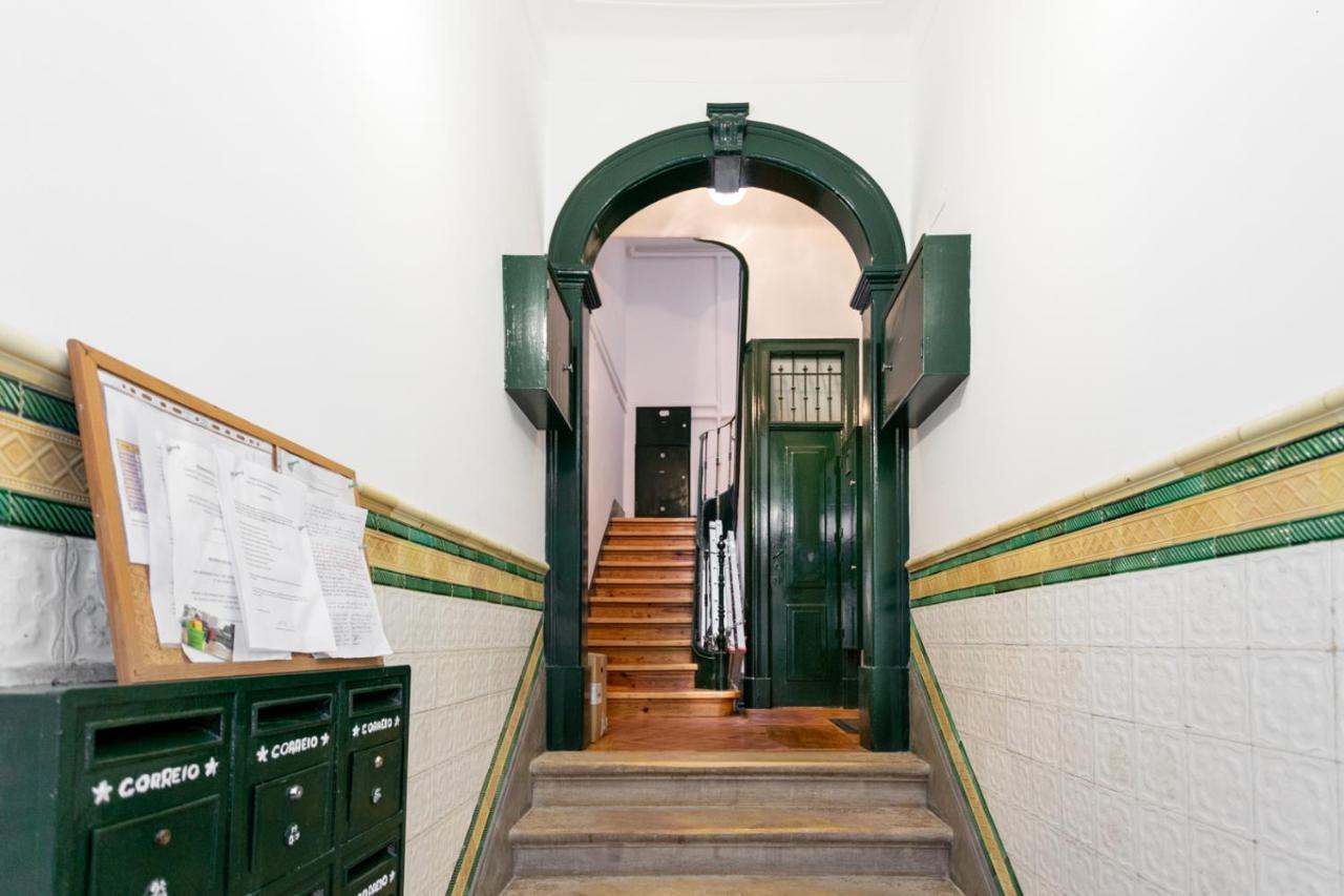 Joivy Marvelous 3-Bed Home With Astonishing View And Terrace, Nearby St George Castle Lisboa Exteriör bild