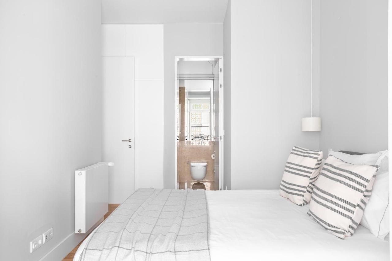 Joivy Marvelous 3-Bed Home With Astonishing View And Terrace, Nearby St George Castle Lisboa Exteriör bild