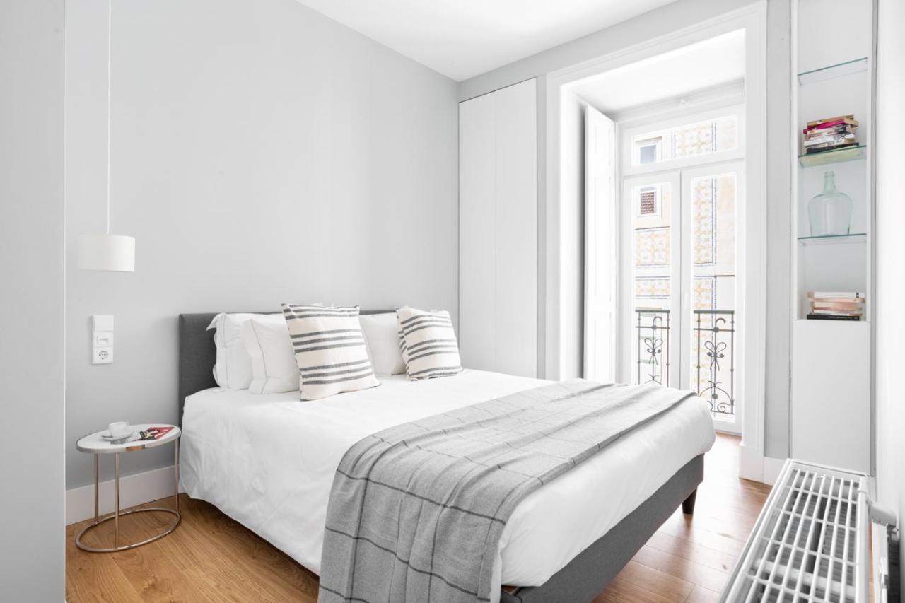 Joivy Marvelous 3-Bed Home With Astonishing View And Terrace, Nearby St George Castle Lisboa Exteriör bild
