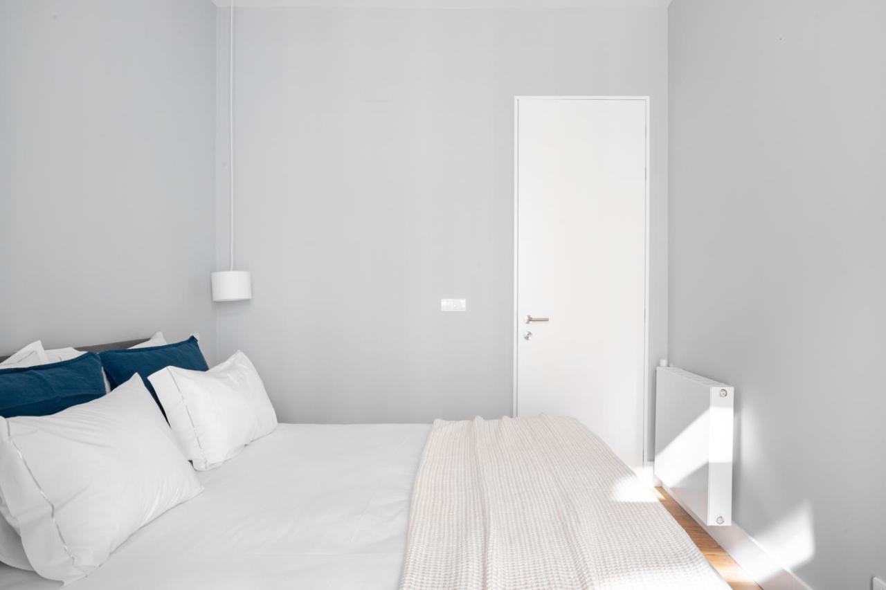 Joivy Marvelous 3-Bed Home With Astonishing View And Terrace, Nearby St George Castle Lisboa Exteriör bild